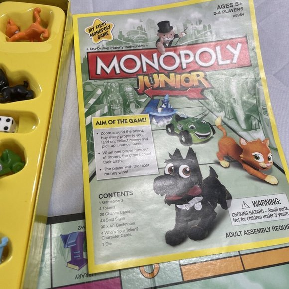 Board Game Monopoly Junior Ages 5+ 2-4 Players Fast Dealing Game Complete - Picture 5 of 12